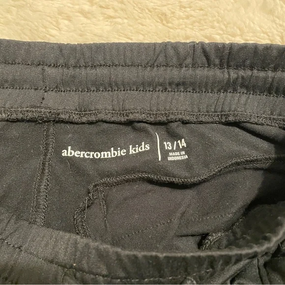 Ambercrombie Big Kids Black Taper Pants Size 13/14 - Picture 3 of 5